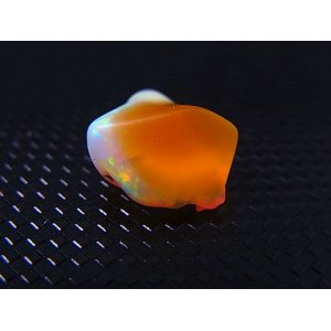 画像: エチオピアンオパール研磨原石 4.0カラット