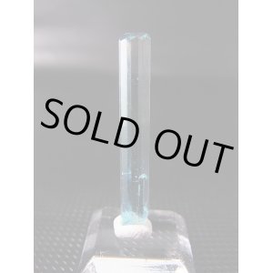 画像: ジェムグレード宝石需要品質：ベトナム産アクアマリン柱状結晶原石（レインボー入り） 5.5カラット