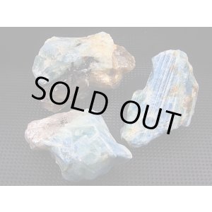 画像: ベトナム産ディープブルーカラーアクアマリン結晶原石（水晶付き） 3点セット トータル 104.6g