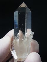 画像: ノルウェー産ウォータークリア・ライトスモーキー水晶ポイント（ノンダメージ） 23.8g