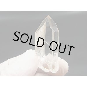 画像: ノルウェー産ライトスモーキー水晶ポイント（アナテース外部付着/内包） 22.4g