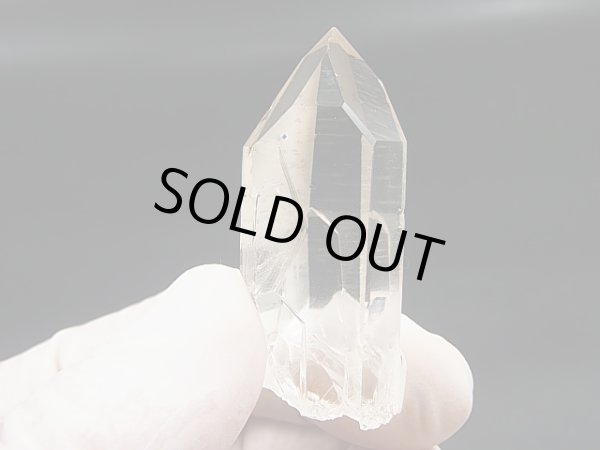 画像1: ノルウェー産ライトスモーキー水晶ポイント（アナテース外部付着/内包） 22.4g