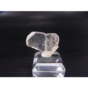 画像: 奈留島産日本式双晶（軍配型） 1.6g
