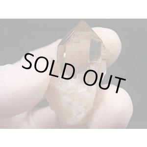 画像: インド・マニハール産ウォータークリアライトスモーキー水晶（ゴールドルチル入り） 15.9g