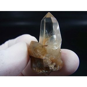 画像: 川上村産角閃石入り水晶ポイント 11.9g