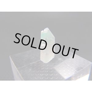 画像: 南アフリカ・メッシーナ鉱山産アホイトイン水晶（未研磨） 0.2g