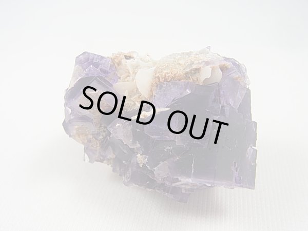 画像1: スペイン・アストゥリアス産ディープパープルフローライト原石（赤蛍光） 61.0g