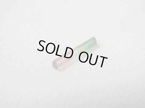 画像1: ブラジル産バイカラートルマリン（ピンク/グリーン）柱状結晶 0.1カラット