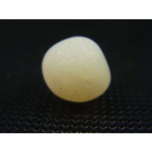 画像: 和田玉（ホータンぎょく）「羊脂白玉」オリジナルビーズ 約15×13.5×13mm
