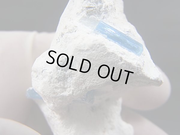 画像2: ベトナム・タインホア産宝石品質アクアマリン付きカオリナイト 30.3g