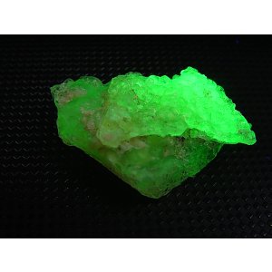 画像: ナミビア・エロンゴ産強蛍光ハイアライト（玉滴石オパール）原石 7.5g