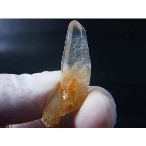 画像: 川上村産角閃石入り水晶ポイント（連晶） 5.8g