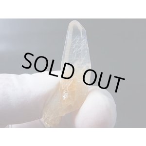 画像: 川上村産角閃石入り水晶ポイント（連晶） 5.8g