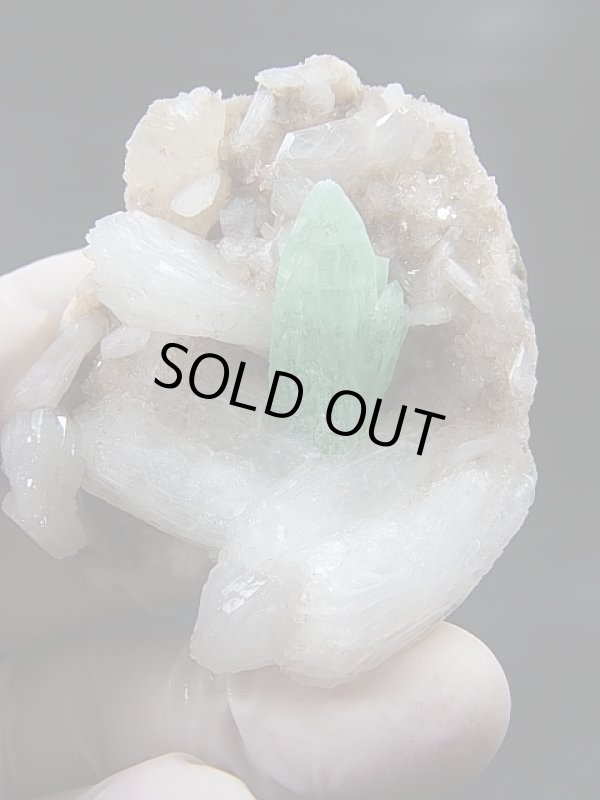 画像1: インド・マハラシュトラ州産グリーンアポフィライト＆スティルバイト原石 66.1g