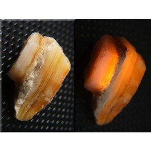 画像: Hokkaidoite北海道然別湖産蛍光オパール原石 2.7g