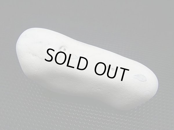 画像2: ロシア産ホワイトオパール（カホロン）原石タンブル 39.9g