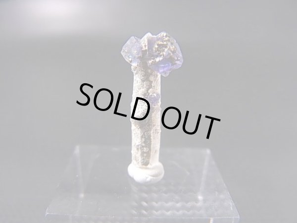画像1: ドイツ・ザクセン州産フローライトon水晶（パイライト付き） 0.4g