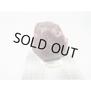 画像: フィンランド・ヘルシンキ産アルマンディンガーネット原石 16.5g