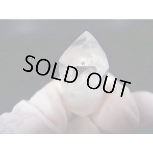 画像: マダガスカル産ホーランダイトインキャンドルクオーツ(錐面研磨) 7.2g