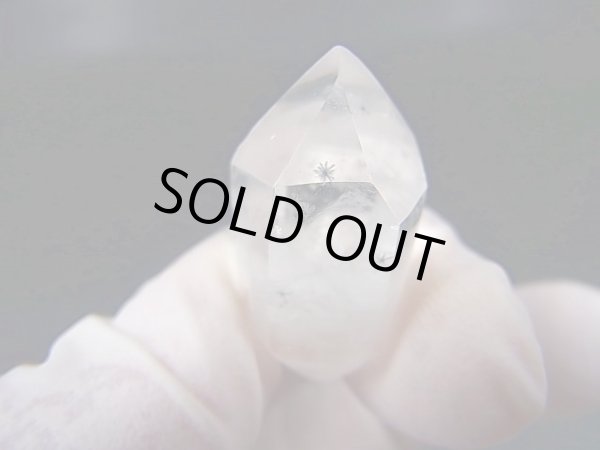 画像1: マダガスカル産ホーランダイトインキャンドルクオーツ（錐面研磨） 7.2g