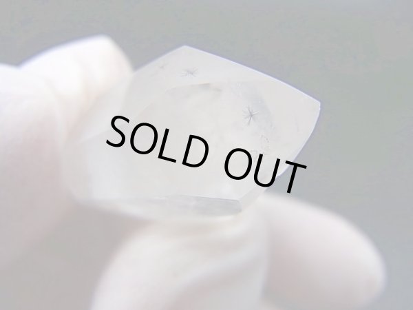 画像2: マダガスカル産ホーランダイトインキャンドルクオーツ（錐面研磨） 7.2g