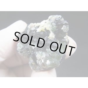 画像: ナミビア・エロンゴ産フローライト＆ショール＆モスコバイト原石 31.0g