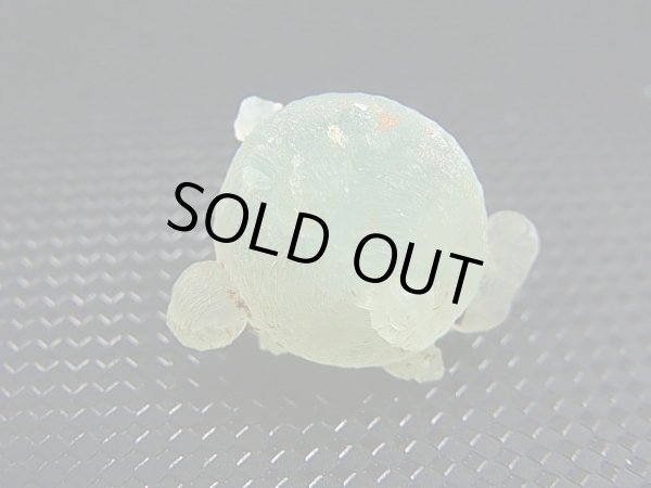 画像2: マリ共和国産エピドート入り球状プレナイト原石 4.4g