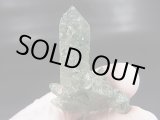 画像: インド・マニハール産グリーン水晶（連晶/アナテース・アーカンサイト付き） 17.0g