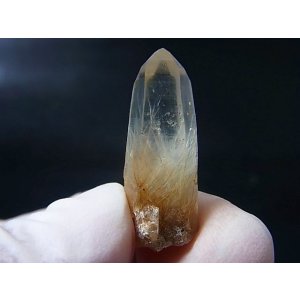 画像: 川上村産角閃石入り水晶ポイント 4.6g