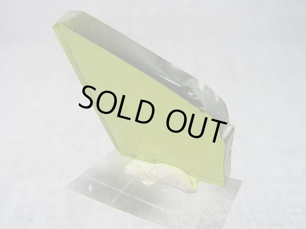 画像2: 飯盛ラボストーン（IL-stone）「レアカラー：ペリドットカラー」ガラス原石 38.8カラット