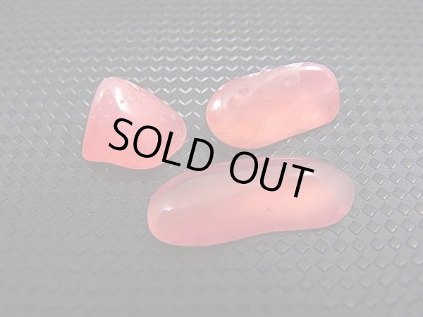 画像2: アルゼンチン産クリアロードクロサイト（SA）研磨原石 3点セット トータル 3.1g