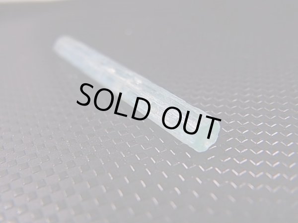 画像2: ロシア・ザバイカル産アクアマリン柱状結晶原石 6.8カラット