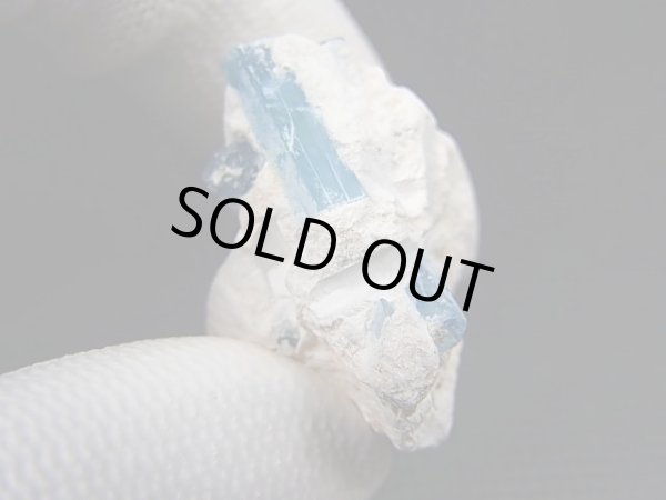 画像2: ベトナム・タインホア産宝石品質アクアマリン付きカオリナイト 11.0g