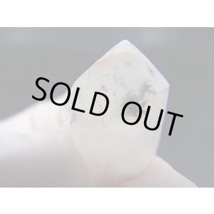 画像: マダガスカル産ホーランダイトインキャンドルクオーツ(錐面研磨) 6.6g