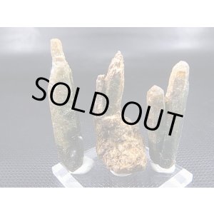 画像: 柿野鉱山産緑水晶（ヘデンベルガイト/緑閃石入りインターフェレンス型） 3点セット トータル 19.1g