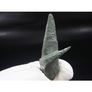 画像: ガネーシュヒマール・リー産クローライト入りレーザーポイント水晶（貫入り） 6.4g
