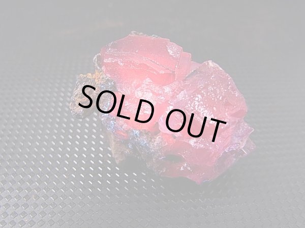 画像2: メキシコ・オハエラ鉱山産フローライト原石（赤色蛍光） 21.9g