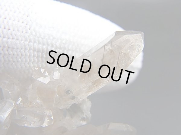 画像2: ノルウェー産コッパールチル入りスモーキー水晶原石（連晶） 8.3g