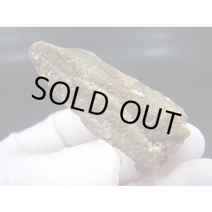 画像: 柿野産緑水晶(ヘデンベルガイト/緑閃石入りインターフェレンス型) 24.6g