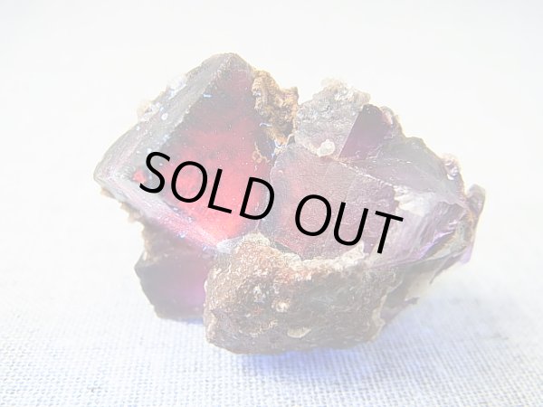 画像1: メキシコ・オハエラ鉱山産フローライト原石（赤色蛍光） 19.4g