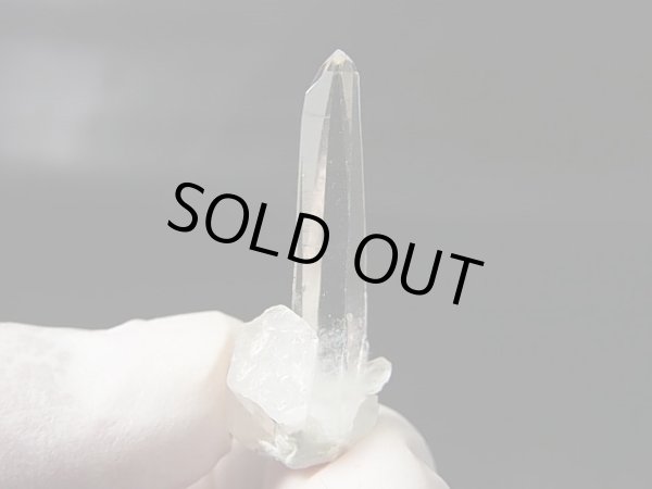 画像1: スウェーデン・イェムトランド産ウォータークリア水晶ポイント 3.4g