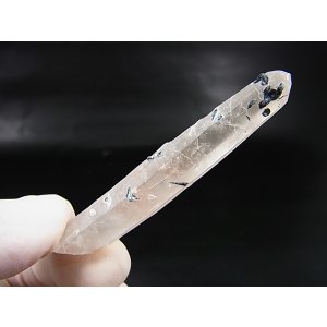 画像: 内モンゴル産アイアンローズ付きピンク水晶(レーザー型) 12.3g