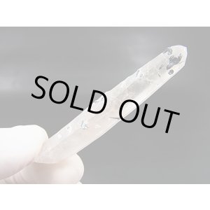 画像: 内モンゴル産アイアンローズ付きピンク水晶（レーザー型） 12.3g