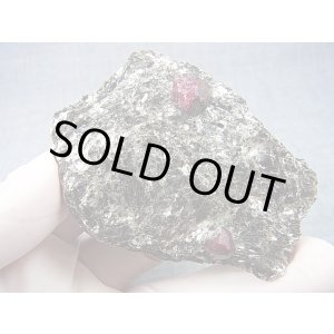 画像: スウェーデン・ダーラナ産ガーネット原石 80.2g