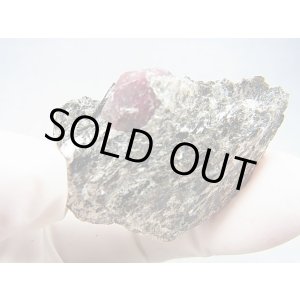 画像: スウェーデン・ダーラナ産ガーネット原石 17.1g