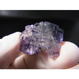 画像: ヤオガンシャン産パープル/カラーレス・ゾーニングフローライト原石 8.5g