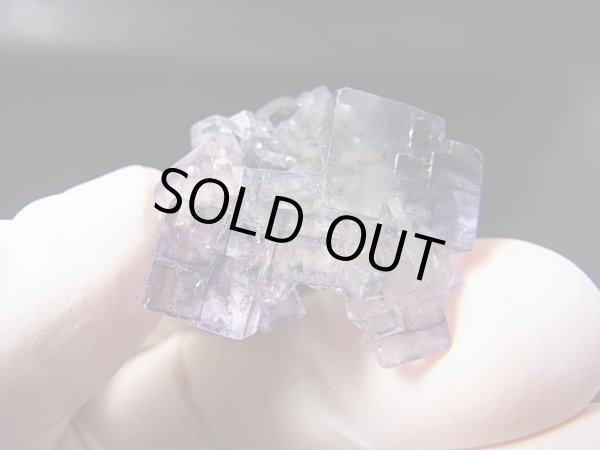 画像1: ヤオガンシャン産パープル/カラーレス・ゾーニングフローライト原石 8.5g