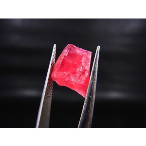 画像: ジェム品質:ブラジル産ヴィヴィッドレッドロードナイト結晶 4.0カラット