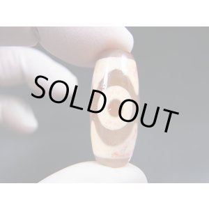 画像: 「三眼」（赤朱砂入り）現代天珠 直径約12×28mm