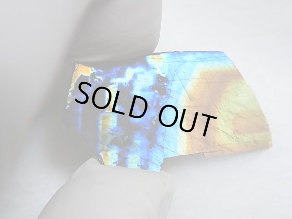 画像2: フィンランド・ユレマー産スペクトロライト（ブルーマトリクス）研磨スライス 4.1g